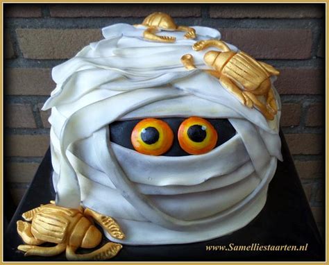 Mummy Cake Decorated Cake By Sam And Nels Taarten Cakesdecor