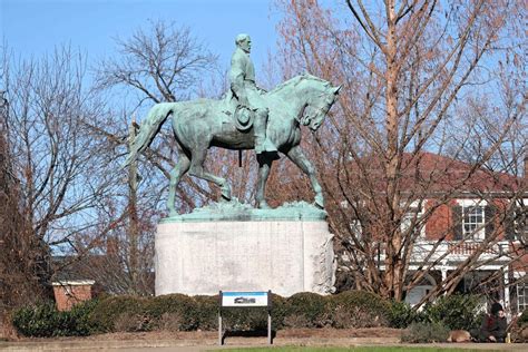 Lee Statue Move To Mcintire Park Looking Unlikely Local