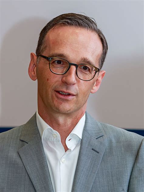 German words for cabinet minister include minister and mitglied des kabinetts. TANZ DEN JOSEPH GOEBBELS - DER KLEINE AKIF