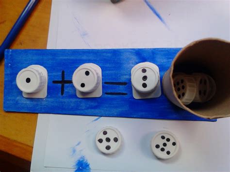 Material didático reciclado para explorar o sistema de numeração decimal. Material reciclado para sumar | Matemáticas para niños ...