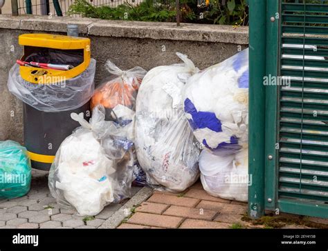 Mülleimer Müll ist Haufen viel Dump Verschmutzung durch Müll