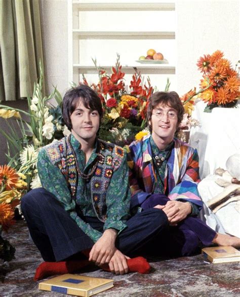 Pin By Oedipa On Couples Lennon And Mccartney The Beatles Paul