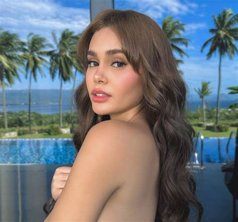 4 Potret Seksi Ivana Alawi Aktris Filipina Yang Kerap Berpose Setengah Telanjang