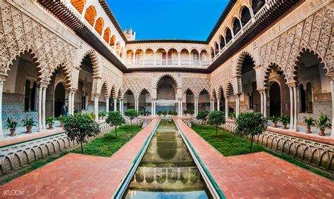 Cathedral Alcazar And Giralda Guided Tour Combo Tickets In Seville