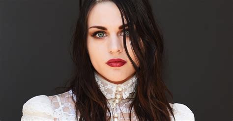 Learn about her bio, wiki, age, height, weight, dating, husband, boyfriend, kids, parents, career, education and more. Frances Bean Cobain Kurt Nirvana Net Worth 2017