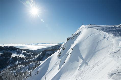 Some Of The Secrets That Make Alpine Meadows Ca A Must Ski Destination Snowbrains