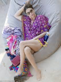 Lisa Snowdon Enjoys Relaxing Beach Massage On Ibiza Getaway Daily