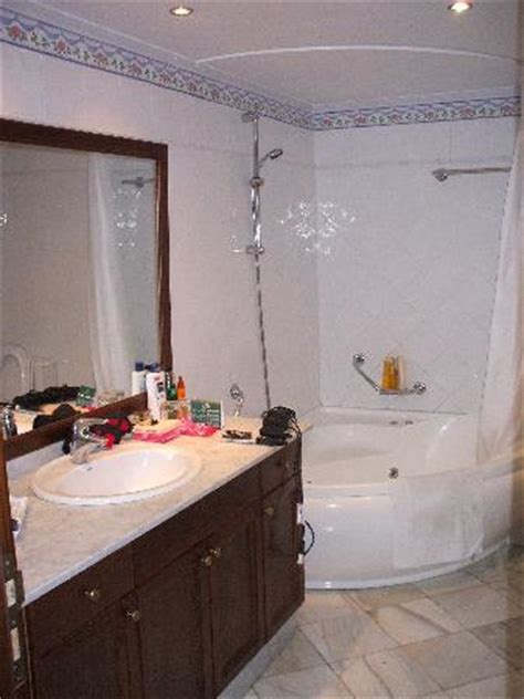 La población relativa a 1 de enero de 2014 era de 3.313,75 hab./km², siendo puerto de la cruz el municipio con mayor densidad de población de tenerife y segundo en canarias tras las palmas de gran canaria. Hotel Las Aguilas $150 ($̶1̶7̶1̶) - UPDATED 2017 Prices ...