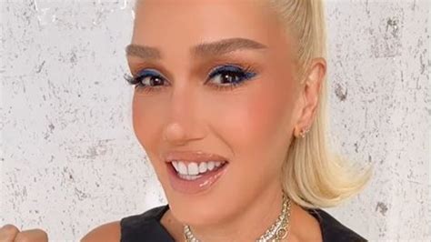 Gwen Stefani Flaunts Her Long Legs In Fishnet Leggings And Flexes Her