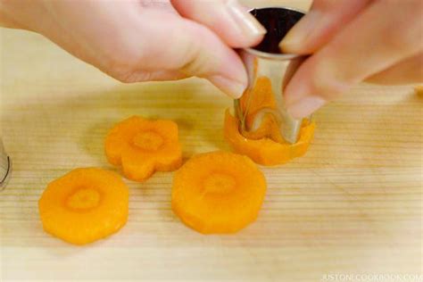 How To Cut Carrots Into Flower Shape Hanagiri Just One Cookbook