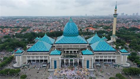 Megahnya Masjid Nasional Al Akbar Surabaya Jadi Pusat Kajian Dan