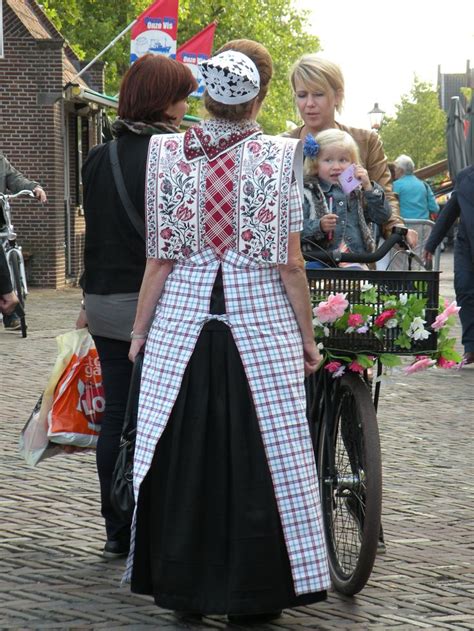 Traditional Costume Spakenburg The Netherlands Traditional Dresses