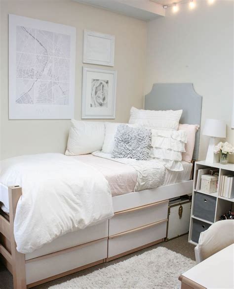 46 Beautiful And Minimalist Dorm Room Decoration Ideas On A Budget