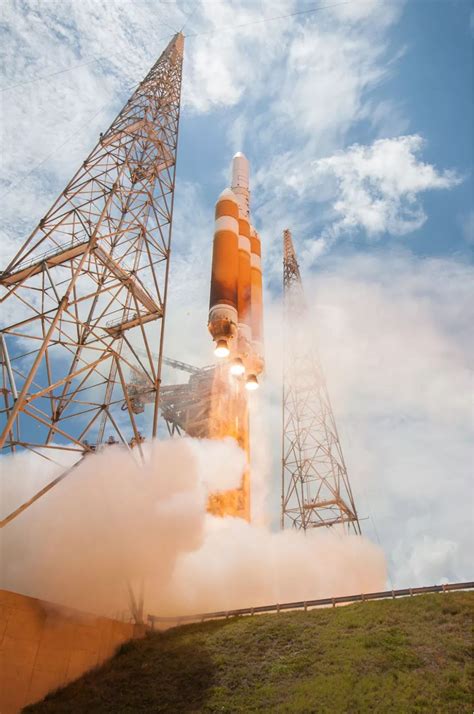 Heres Everything We Know About The Secretive Spy Satellite Launching