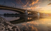 Download wallpaper: Margaret Bridge over Danube river 5120x3200