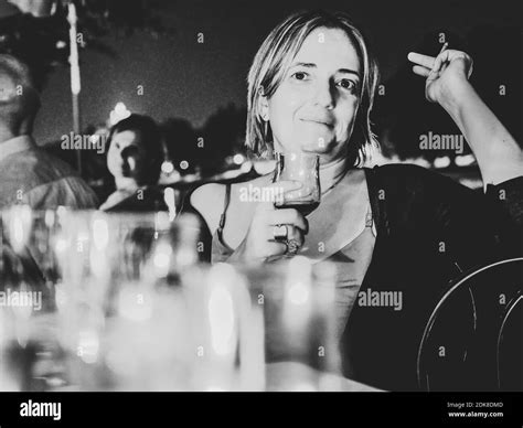 Smoking Drinking Woman Bar Hi Res Stock Photography And Images Alamy