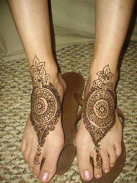 25 Henna Tattoo Design And Placement Ideas The Xerxes