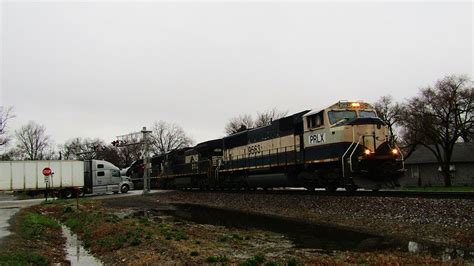 32718 Progress Rail Sd70mac 9563 Leads Ns 111 At Centralia Il