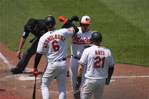 Mullins Gets 5 Hits Hays Delivers In 11th As Orioles Win 8 3 To Finish