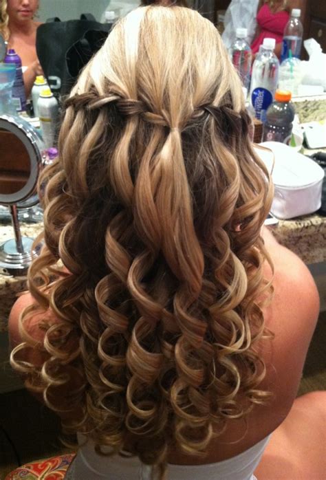 Curly Hairstyles For Prom Night Parties The Xerxes