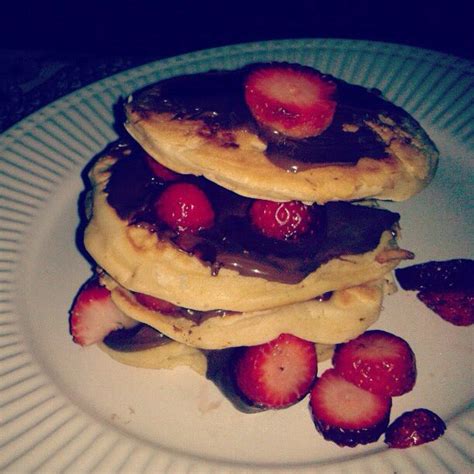 Hot Cakes Con Nutella Y Fresas La Creacion