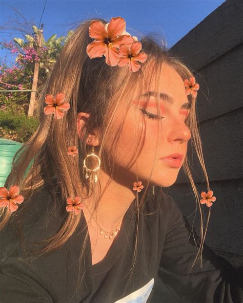 𝒯𝑒𝒶𝑔𝒶𝓃 𝒥 On Instagram “i Am The Flower God🌸🌸🌸🌸🌸🌸🌸🌸🌸🌸🌸🌸🌸” Garotas Tumblr Rosto Ensaio