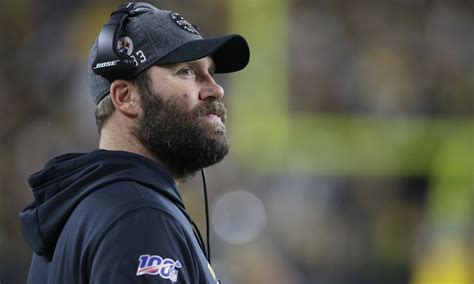 Steelers Qb Ben Roethlisberger Shaves His Beard And Throws