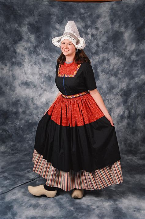 Голландский национальный костюм женский 95 фото