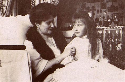 Empress Alexandra Feodorovna With Her Youngest Daughter Anastasia Photo