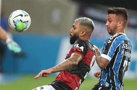 Gabigol desencanta no fim e evita derrota do Flamengo diante do Grêmio