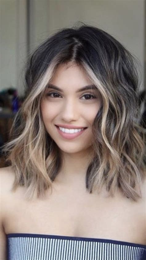 This is a great shorter shag hairstyle that works best on oval and long face shapes. Pin on Hair cuts