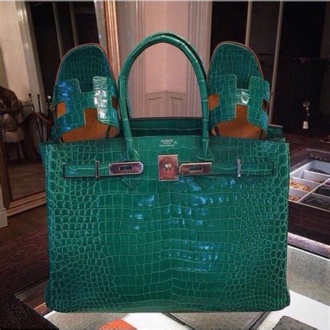 We have the largest in stock selection of hermes birkin bags. https://www.instagram.com/p/BKYYxRyj2me/ | Borse