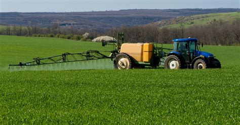 Produits phytosanitaires  en commission, les députés enrichissent le
