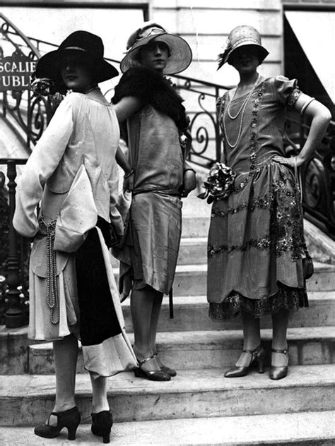 50 fabulous pictures of women s street style from the 1920s street fashion photography 1920s