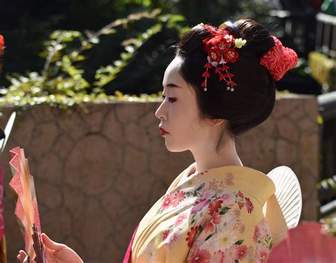 Geisha From Hakone Daimyo Gyoretsu Recreating A Daimyo Lord Procession From The Edo Period