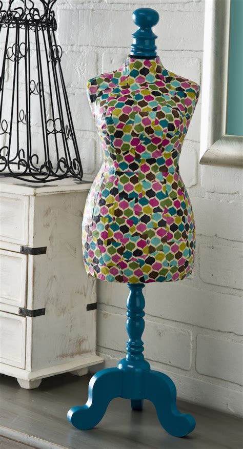Easy Diy Dress Form Covered In Fabric Mod Podge Rocks