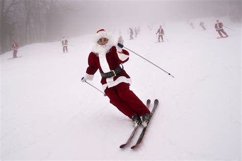 Skiing Santas Hit The Slopes In Maine 989 Wclz