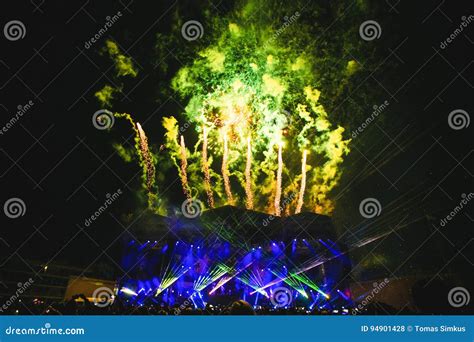 Concert Crowd Confetti Dancing Lights Editorial Stock Photo Image Of
