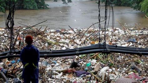 Maybe you would like to learn more about one of these? Ada 178 Titik Tempat Pembuangan Sampah Liar di Aliran ...