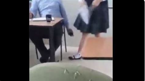 Video Escracharon A Un Profesor Que Filmaba A Sus Alumnas Bajo La Falda