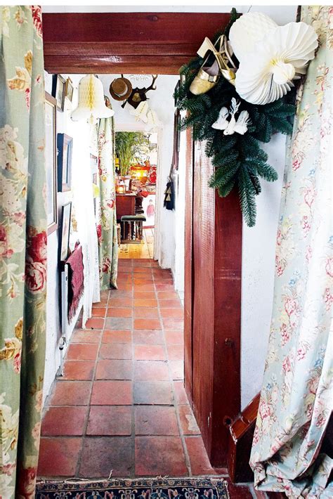 Cosy 18th Century Cottage Period Living Irish Cottage Interiors