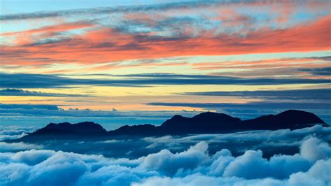 Top Of Mountain With Sea Of Clouds During Sunrise Hehuanshan Hd