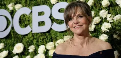 Sally Field 76 Battled Ageism In Hollywood Her Whole Career And Never