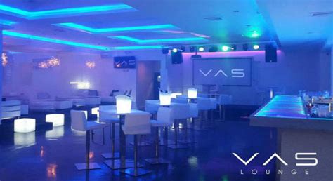 Whether you want inspiration for planning ceiling decoration or are building designer ceiling decoration from scratch, houzz has pictures from the best designers, decorators, and architects in. Nightclub Design by Creative Nightclubs, LLC.