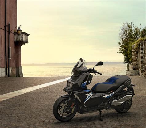 Bmw Motorrad Presents The New Bmw C 400 X And C 400 Gt