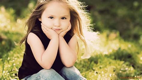 Cute Little Girl Wallpapers Freshwallpapers Hd Wallpapers