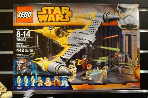 Her yaştan çocuk ve yetişkinin yaratıcı anlar yaşamasını sağlayan marka; LEGO Star Wars at Toy Fair 2015 - The Toyark - News