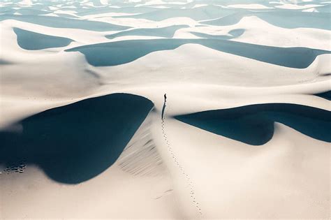 Man Loneliness Alone Desert Sand Footprints Hd Wallpaper Peakpx