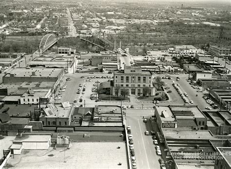 Waco Tx City Square Late 1950s This Image Of The Waco Cit Flickr