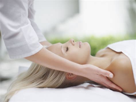 find the best massage therapist use reviews health law benefits